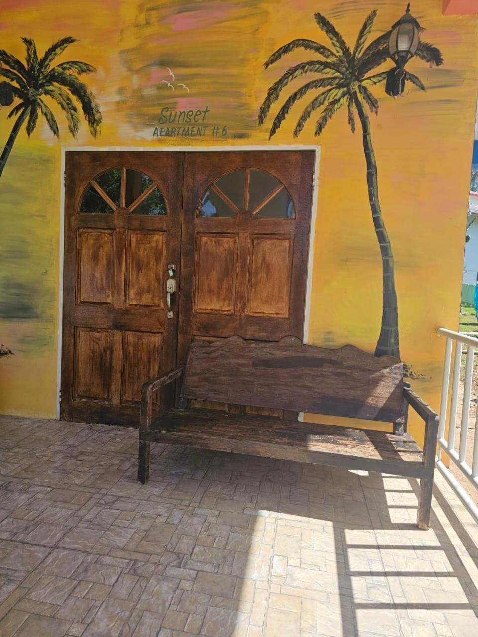 Fish Tobago Guesthouse Or Joy And Brandon Guesthouse Buccoo Стая снимка
