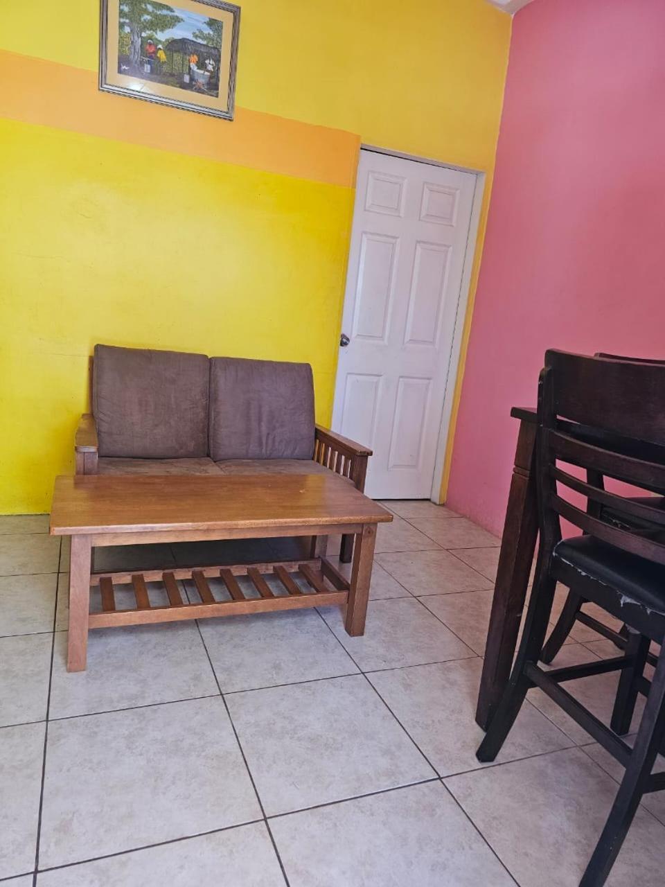 Fish Tobago Guesthouse Or Joy And Brandon Guesthouse Buccoo Стая снимка