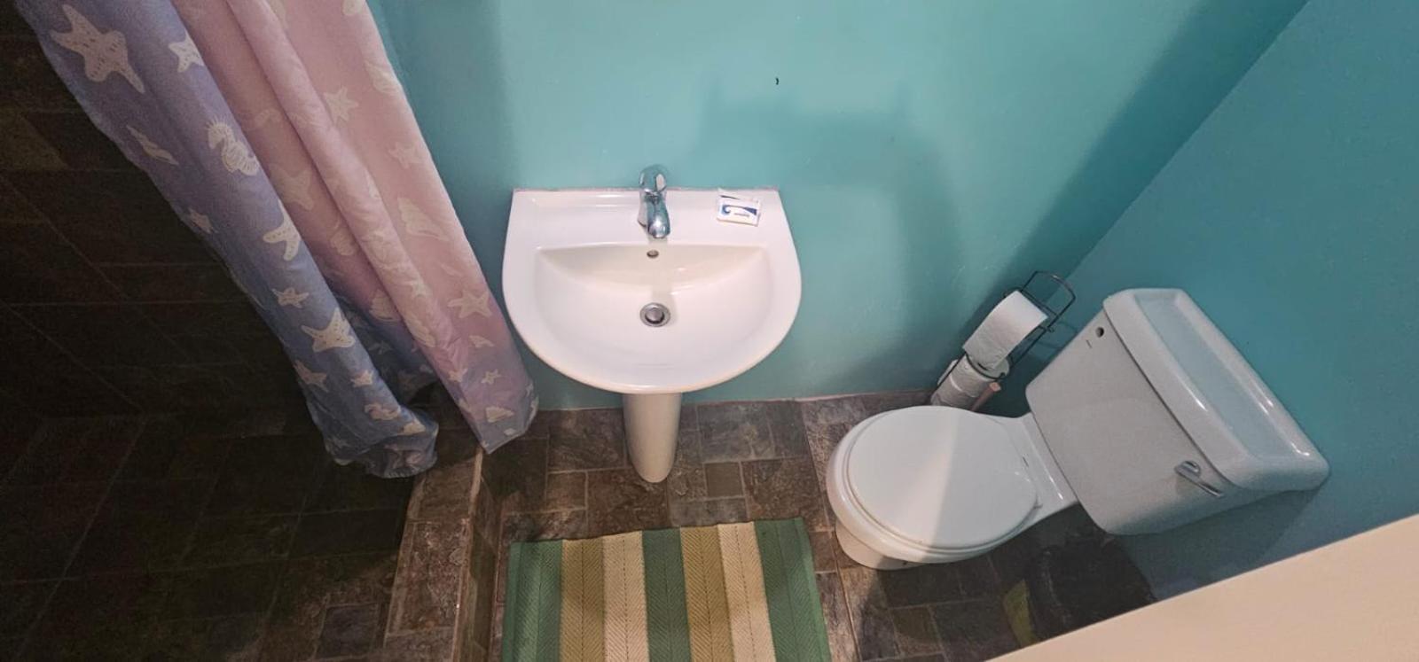 Fish Tobago Guesthouse Or Joy And Brandon Guesthouse Buccoo Стая снимка