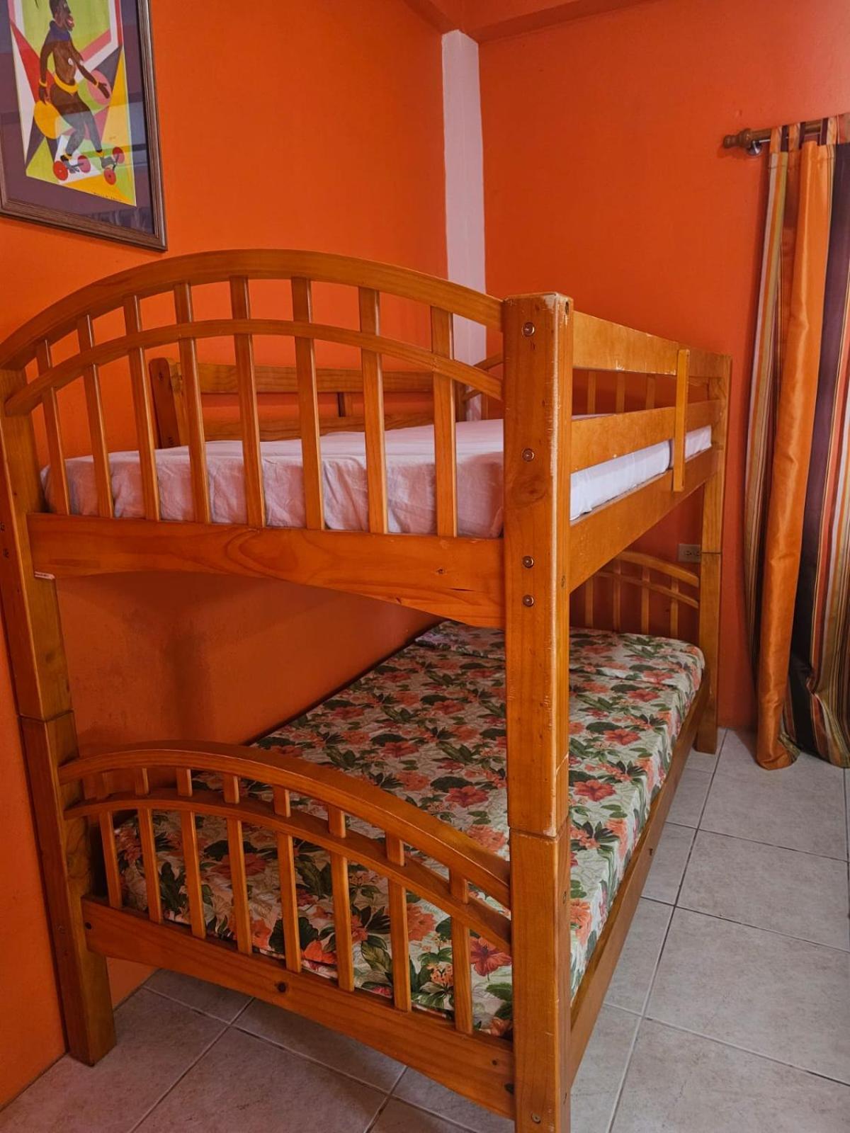 Fish Tobago Guesthouse Or Joy And Brandon Guesthouse Buccoo Стая снимка